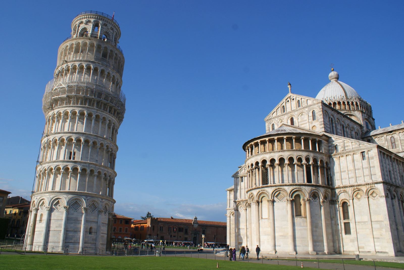 Tower-of-Pisa-dulich-y