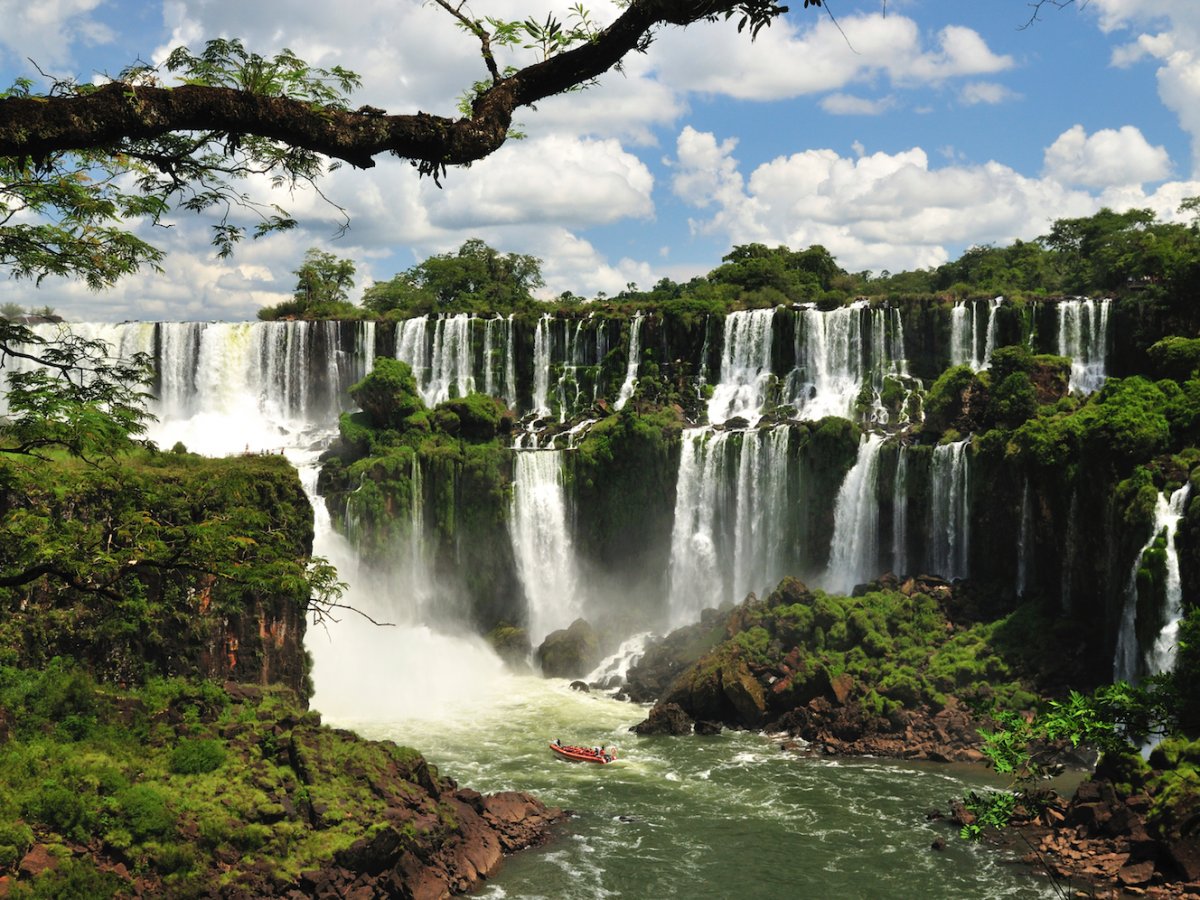 iguazu-falls-argentina-and-brazil