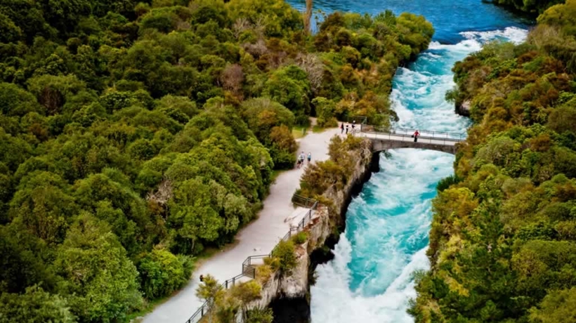 Huka-Falls-dulich-newzealand